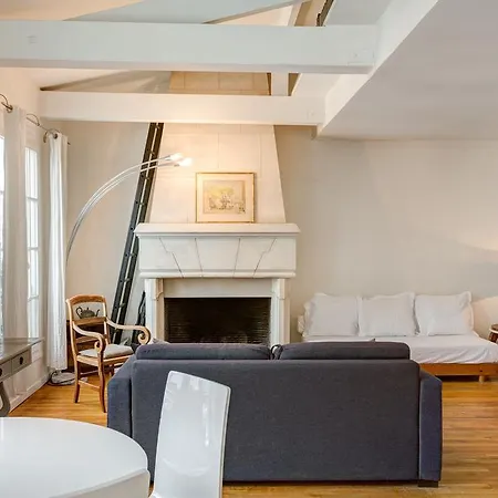 Dauphine Pont Neuf *