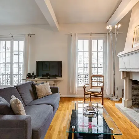 Dauphine Pont Neuf Apartment Paris